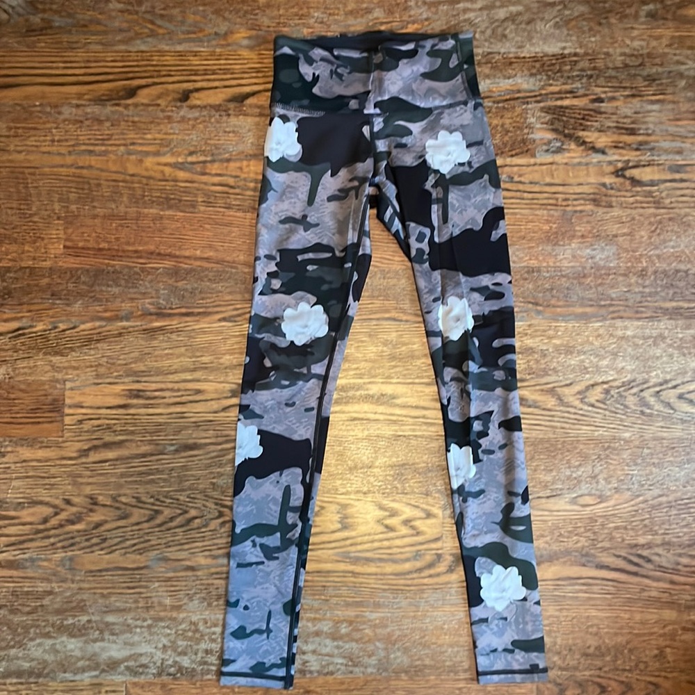 Noli Camo and Floral Leggings Size XS
